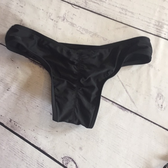 🙉 NWOT Mossimo bikini bottom - Picture 2 of 5